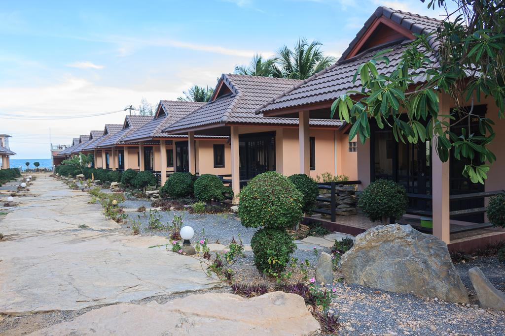 Needa Rock Resort Khanom Eksteriør billede