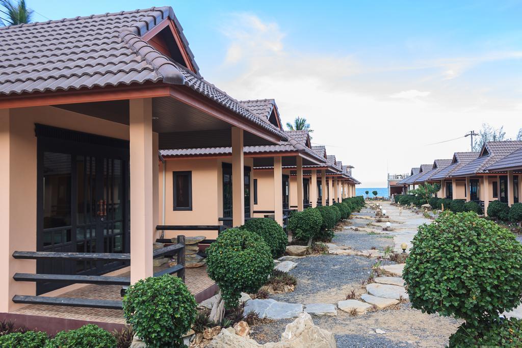 Needa Rock Resort Khanom Eksteriør billede