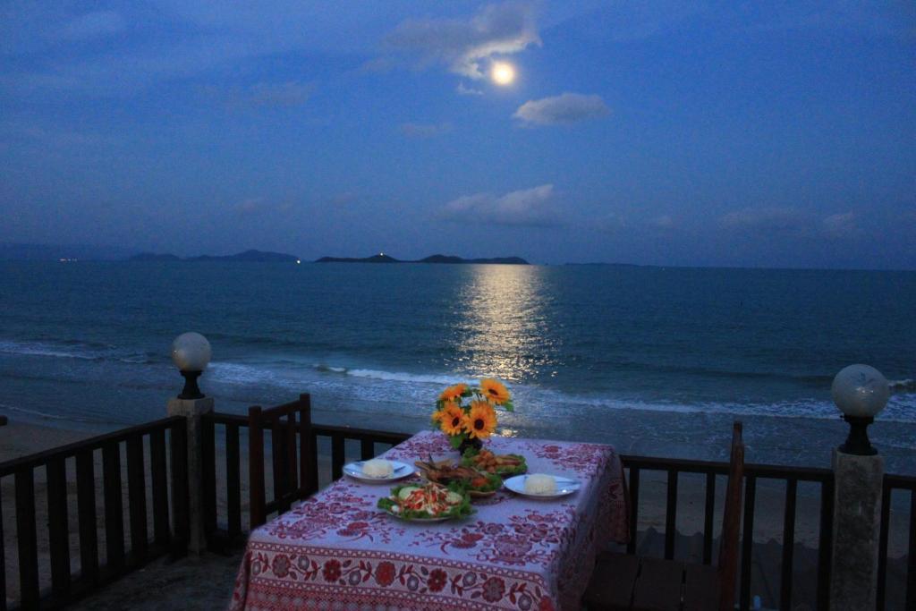 Needa Rock Resort Khanom Eksteriør billede