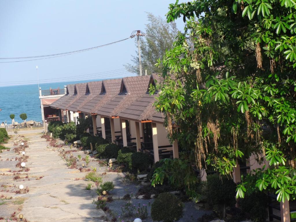 Needa Rock Resort Khanom Eksteriør billede