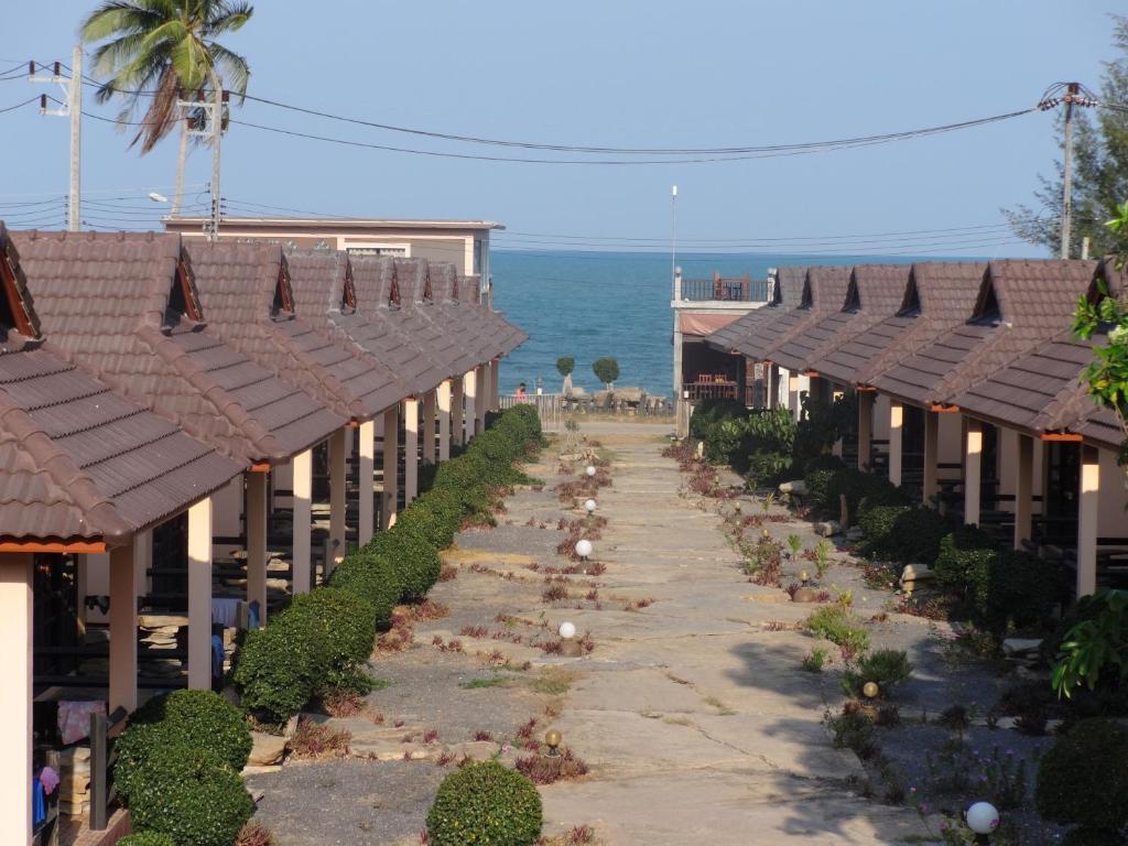 Needa Rock Resort Khanom Eksteriør billede